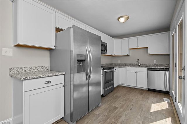 205 Frank DR, Chesapeake, VA 23322