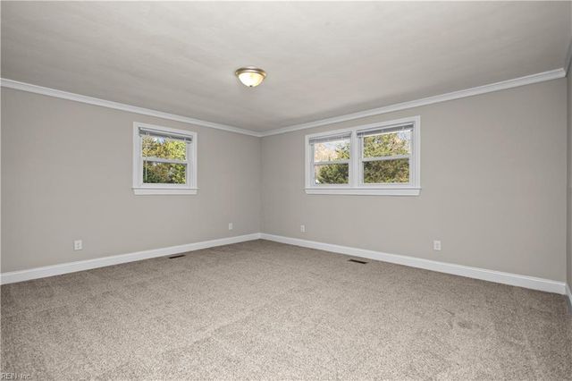 205 Frank DR, Chesapeake, VA 23322