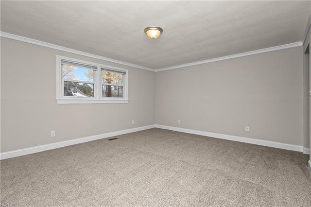 205 Frank DR, Chesapeake, VA 23322