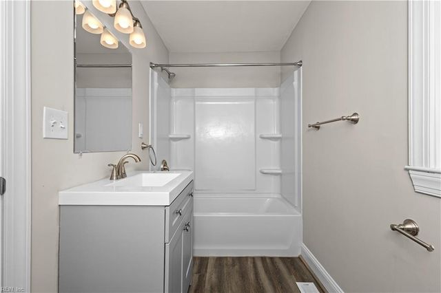 205 Frank DR, Chesapeake, VA 23322