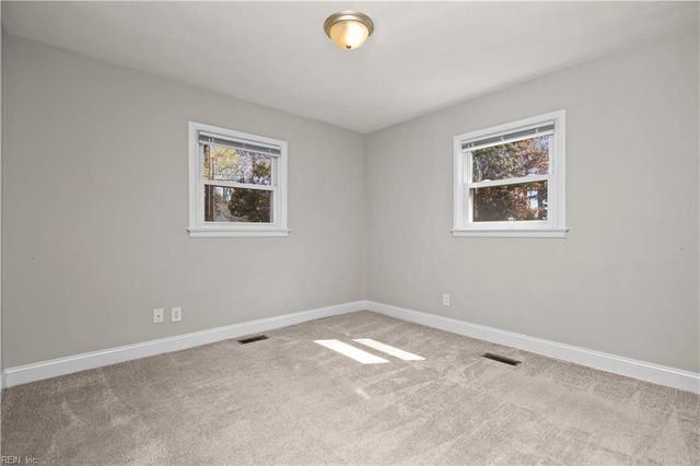 205 Frank DR, Chesapeake, VA 23322