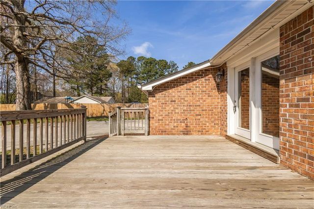 205 Frank DR, Chesapeake, VA 23322