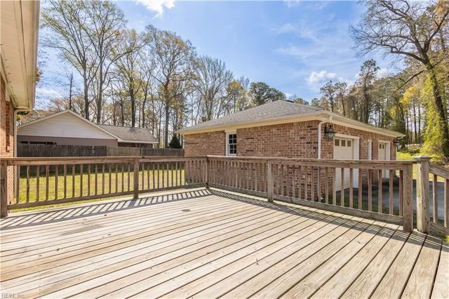 205 Frank DR, Chesapeake, VA 23322