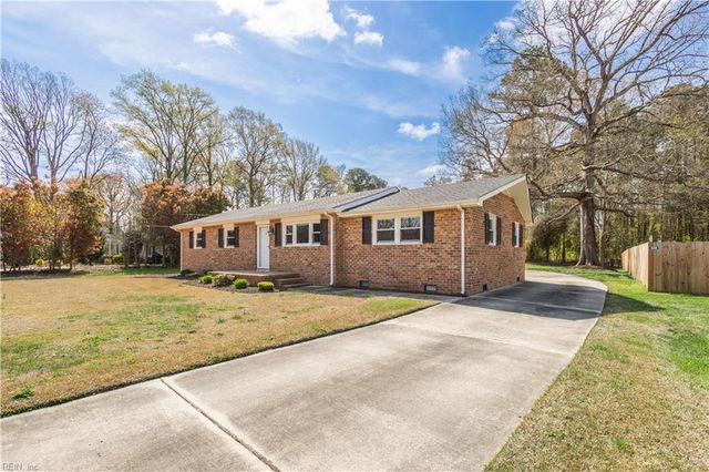 205 Frank DR, Chesapeake, VA 23322
