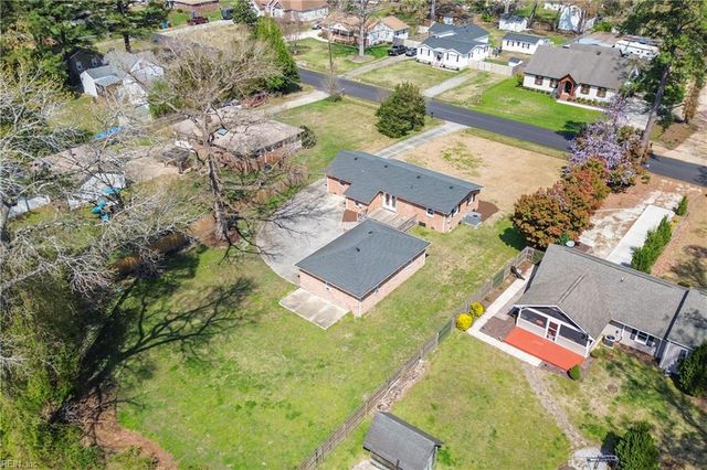 205 Frank DR, Chesapeake, VA 23322