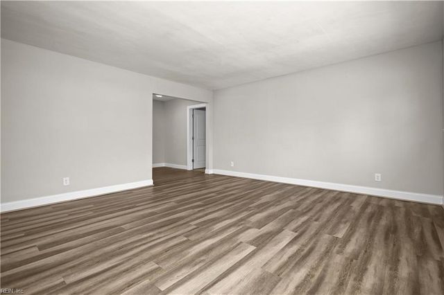 205 Frank DR, Chesapeake, VA 23322