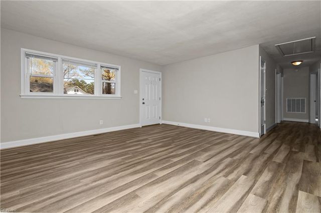 205 Frank DR, Chesapeake, VA 23322