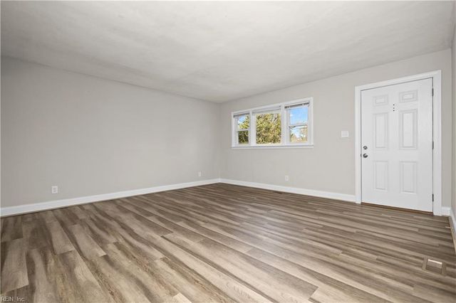 205 Frank DR, Chesapeake, VA 23322