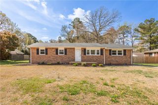 205 Frank DR, Chesapeake, VA 23322