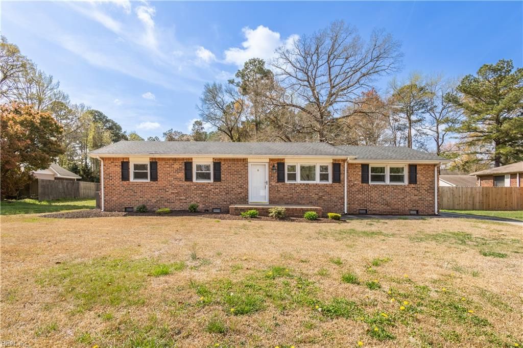 205 Frank DR, Chesapeake, VA 23322