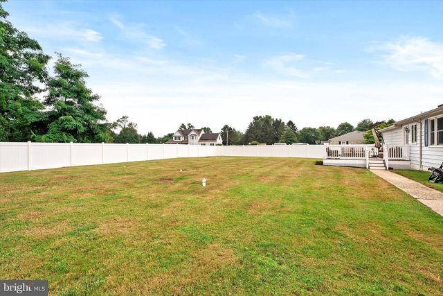 77 OLD YORK RD, Chesterfield, NJ 08515