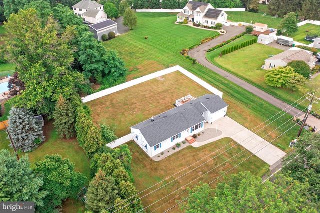 77 OLD YORK RD, Chesterfield, NJ 08515