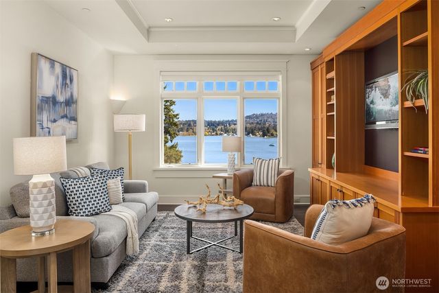 4102 100th Avenue SE, Mercer Island, WA 98040