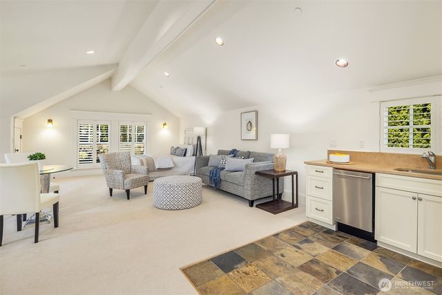 4102 100th Avenue SE, Mercer Island, WA 98040