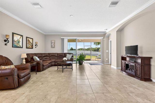 8238 WILLOW BEACH DRIVE, Riverview, FL 33578