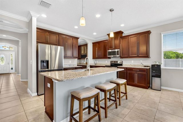 8238 WILLOW BEACH DRIVE, Riverview, FL 33578