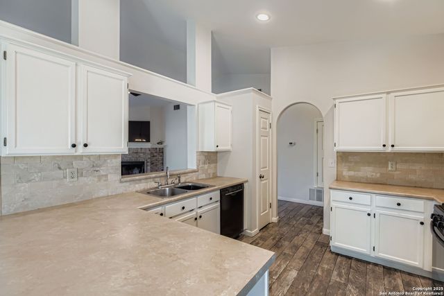 7914 Pine Manor, San Antonio, TX 78240