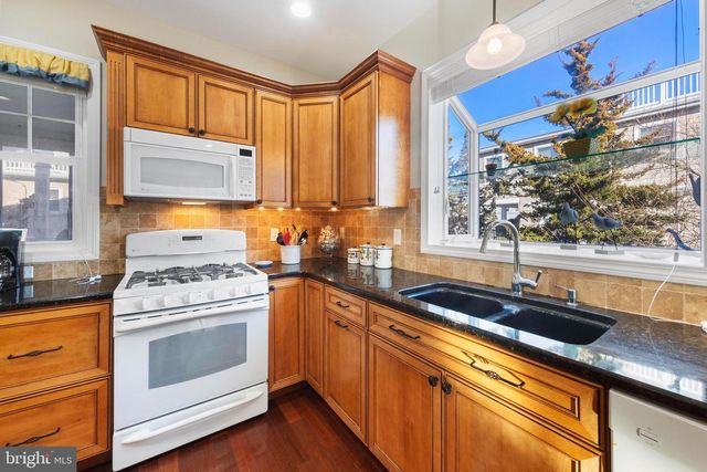 9 W SUMNER AVE, Long Beach Township, NJ 08008