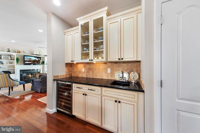 9 W SUMNER AVE, Long Beach Township, NJ 08008