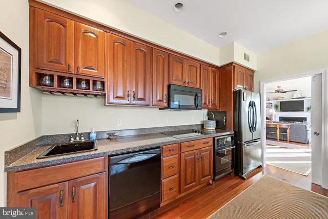 9 W SUMNER AVE, Long Beach Township, NJ 08008