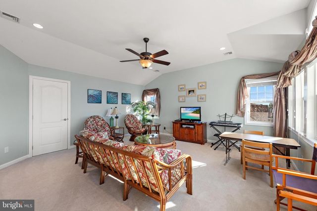 9 W SUMNER AVE, Long Beach Township, NJ 08008