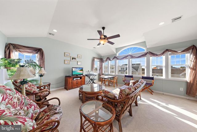 9 W SUMNER AVE, Long Beach Township, NJ 08008