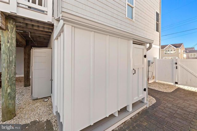 9 W SUMNER AVE, Long Beach Township, NJ 08008