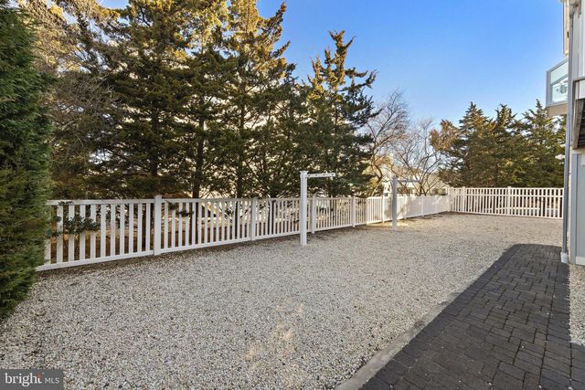 9 W SUMNER AVE, Long Beach Township, NJ 08008