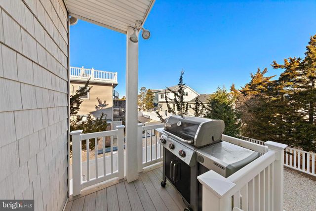 9 W SUMNER AVE, Long Beach Township, NJ 08008