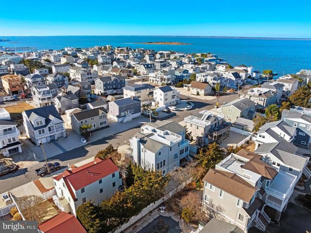 9 W SUMNER AVE, Long Beach Township, NJ 08008