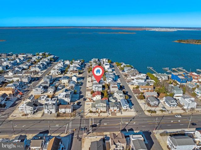 9 W SUMNER AVE, Long Beach Township, NJ 08008