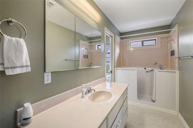 2022 Wilderland Circle, Bryan, TX 77807