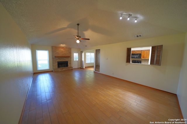 4211 COLONNEH TRL, San Antonio, TX 78218
