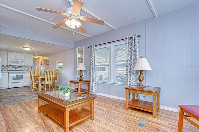 38634 LANSING AVENUE, Zephyrhills, FL 33542