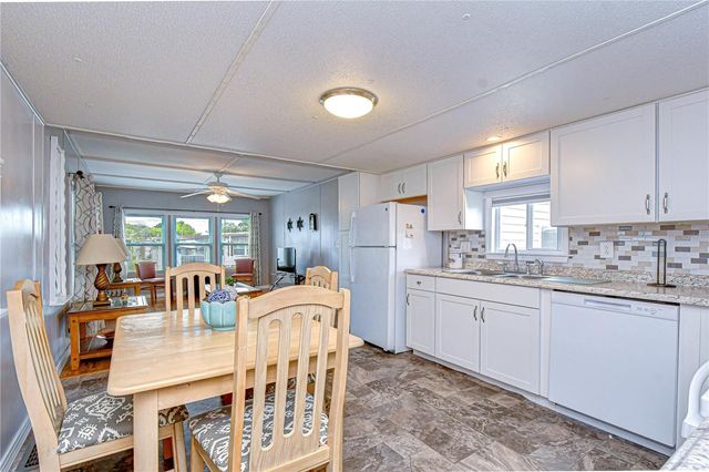 38634 LANSING AVENUE, Zephyrhills, FL 33542