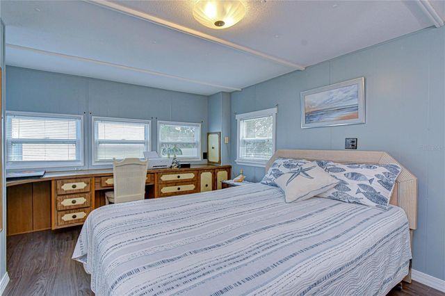 38634 LANSING AVENUE, Zephyrhills, FL 33542