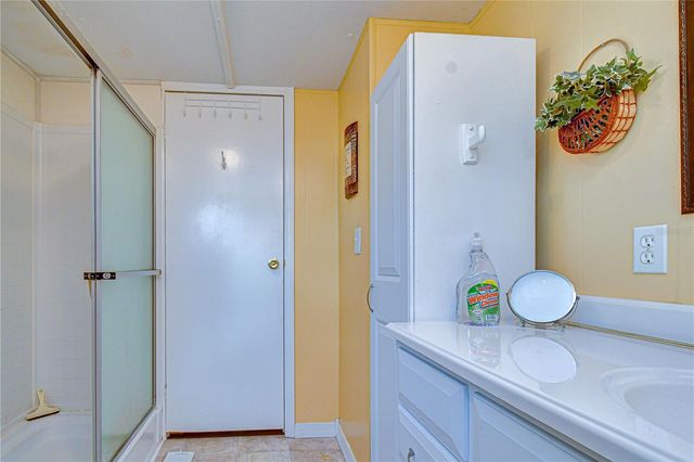 38634 LANSING AVENUE, Zephyrhills, FL 33542