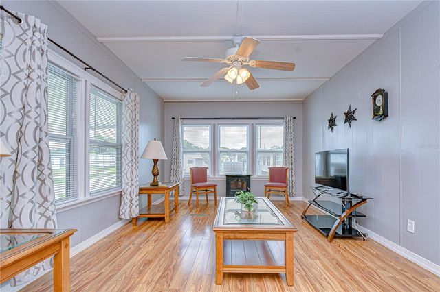 38634 LANSING AVENUE, Zephyrhills, FL 33542