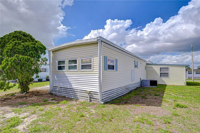 38634 LANSING AVENUE, Zephyrhills, FL 33542