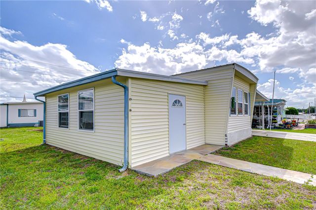 38634 LANSING AVENUE, Zephyrhills, FL 33542