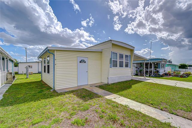 38634 LANSING AVENUE, Zephyrhills, FL 33542