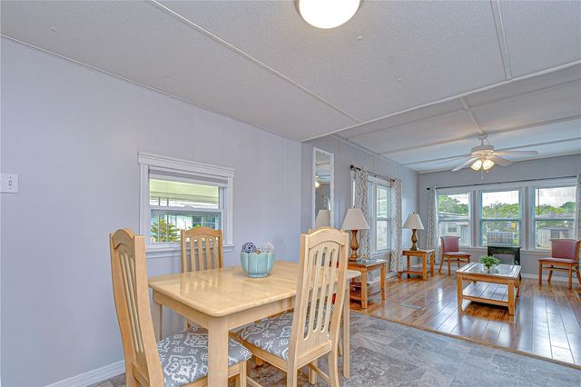 38634 LANSING AVENUE, Zephyrhills, FL 33542