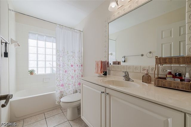 2305 Summersweet DR, Alva, FL 33920