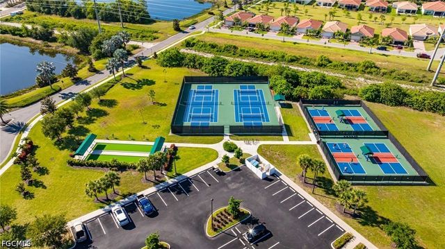 2305 Summersweet DR, Alva, FL 33920