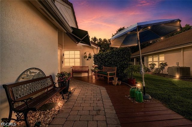 2305 Summersweet DR, Alva, FL 33920