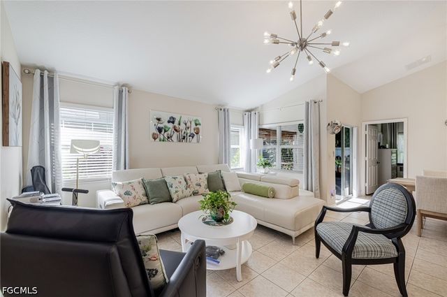 2305 Summersweet DR, Alva, FL 33920