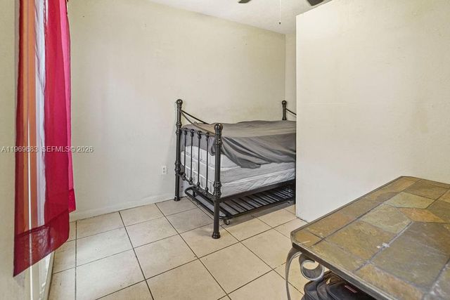 2424 NW 52nd Ave 2424, Lauderhill, FL 33313