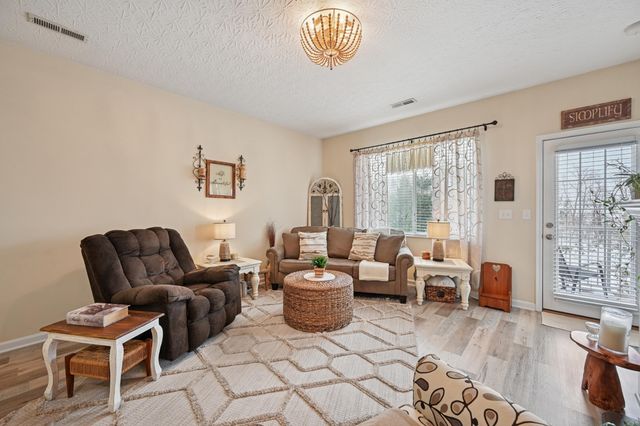 8099 Over Par Court, Burlington, KY 41005