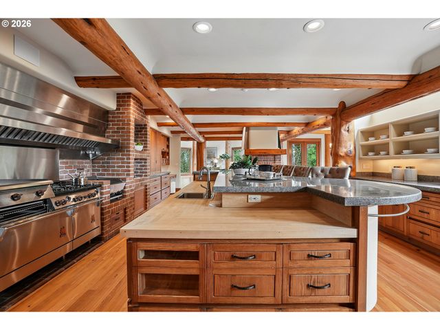 465 Nw ROYAL Blvd, Portland, OR 97210