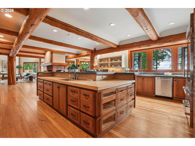465 Nw ROYAL Blvd, Portland, OR 97210